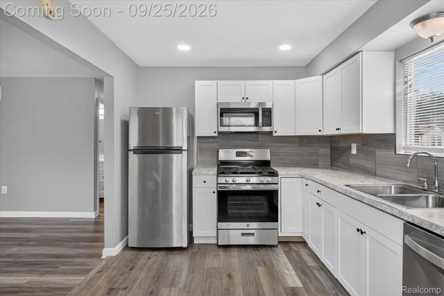 7504 Lozier Avenue, Warren, MI 48091