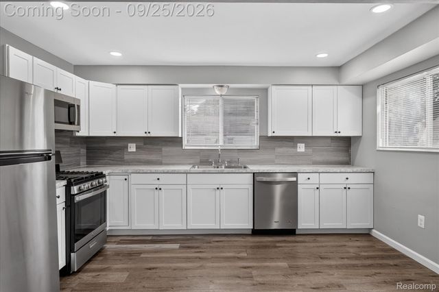 7504 Lozier Avenue, Warren, MI 48091
