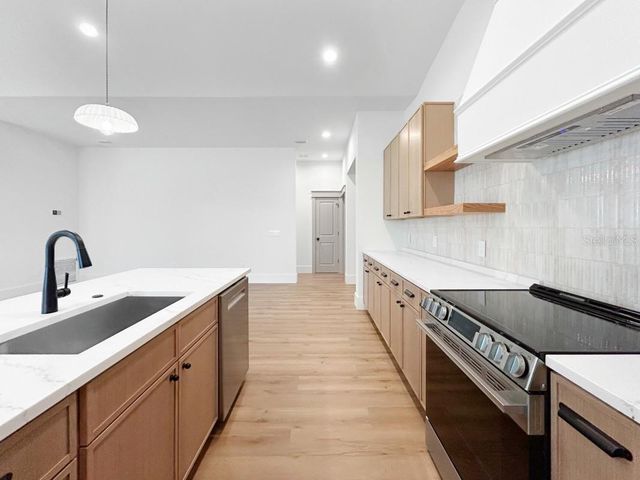 1601 GRAY STREET S, Gulfport, FL 33707