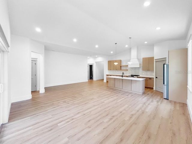 1601 GRAY STREET S, Gulfport, FL 33707