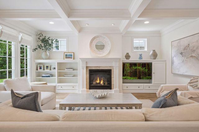 619 Gardner Street, Wayzata, MN 55391