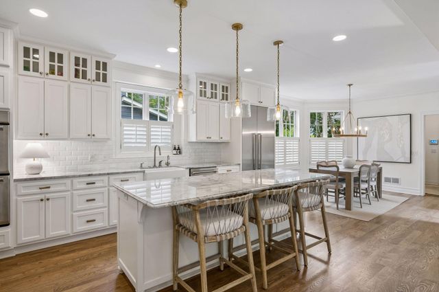 619 Gardner Street, Wayzata, MN 55391