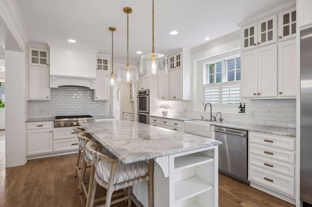 619 Gardner Street, Wayzata, MN 55391