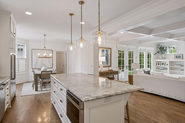 619 Gardner Street, Wayzata, MN 55391