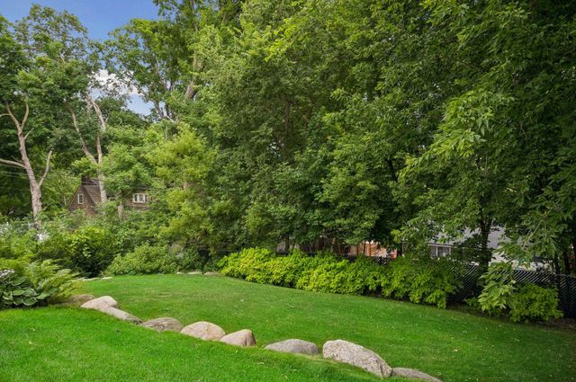 619 Gardner Street, Wayzata, MN 55391