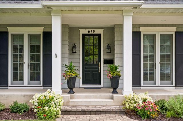 619 Gardner Street, Wayzata, MN 55391