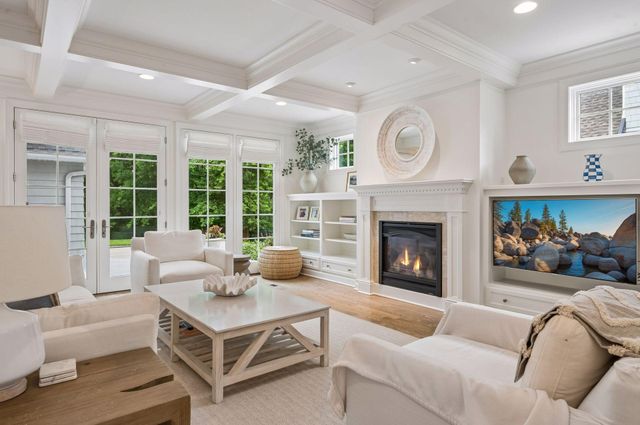619 Gardner Street, Wayzata, MN 55391