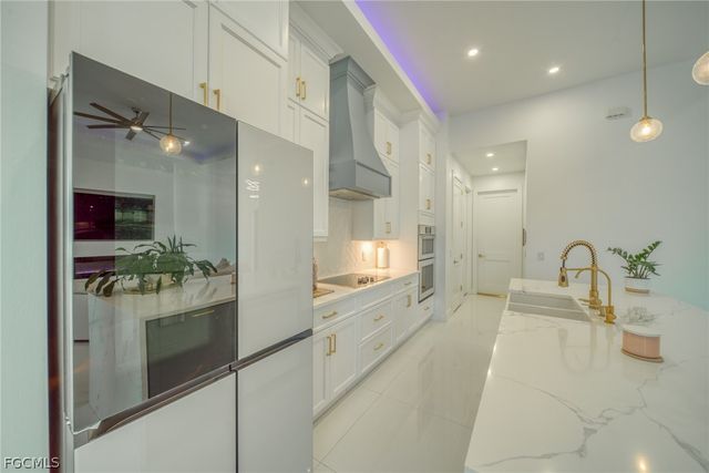 537 NW 18th PL, Cape Coral, FL 33993