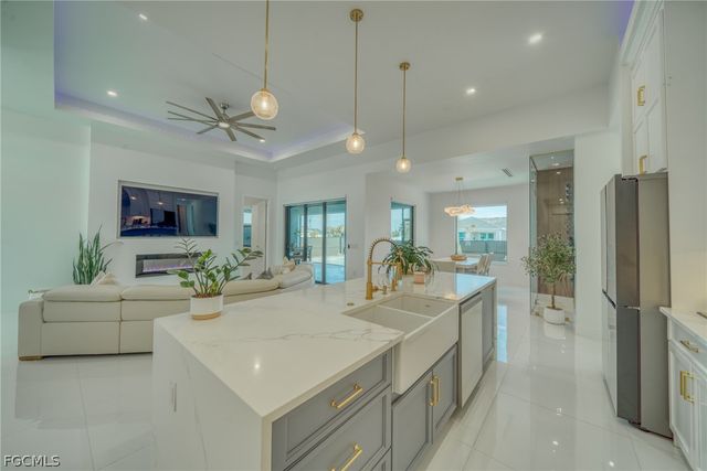 537 NW 18th PL, Cape Coral, FL 33993