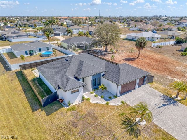 537 NW 18th PL, Cape Coral, FL 33993