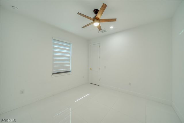 537 NW 18th PL, Cape Coral, FL 33993