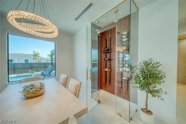 537 NW 18th PL, Cape Coral, FL 33993