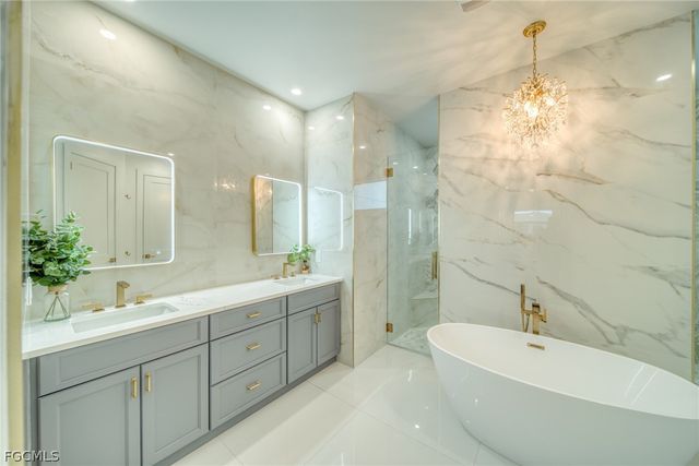 537 NW 18th PL, Cape Coral, FL 33993