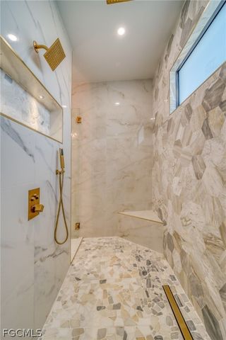 537 NW 18th PL, Cape Coral, FL 33993