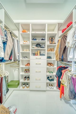 537 NW 18th PL, Cape Coral, FL 33993