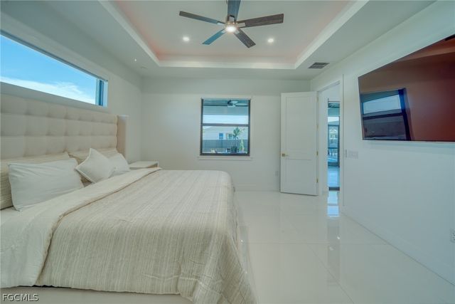 537 NW 18th PL, Cape Coral, FL 33993