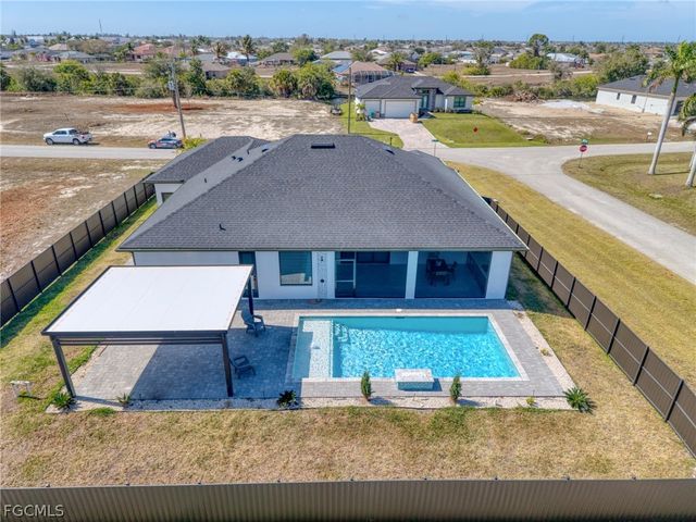 537 NW 18th PL, Cape Coral, FL 33993