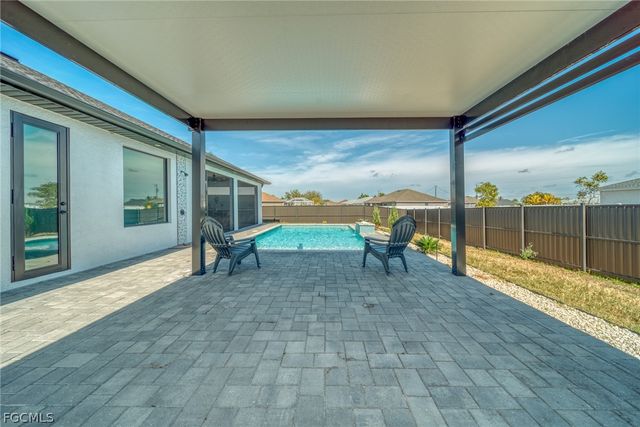 537 NW 18th PL, Cape Coral, FL 33993