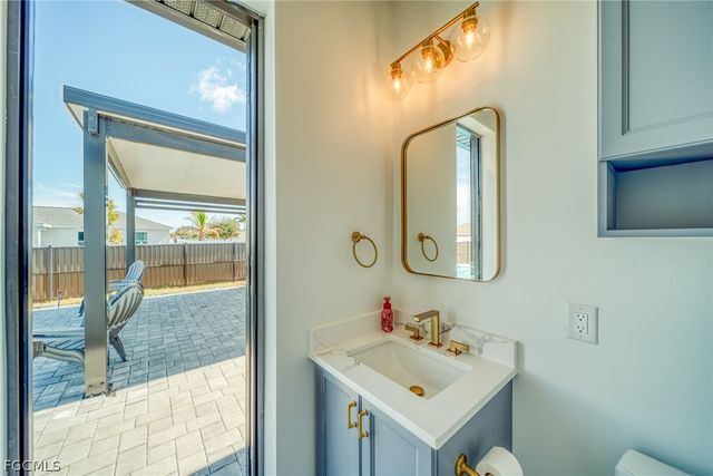 537 NW 18th PL, Cape Coral, FL 33993