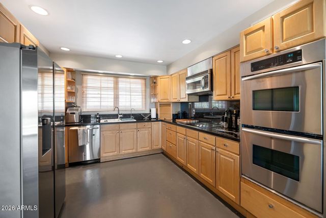 5526 N CAMELBACK CANYON Drive, Phoenix, AZ 85018