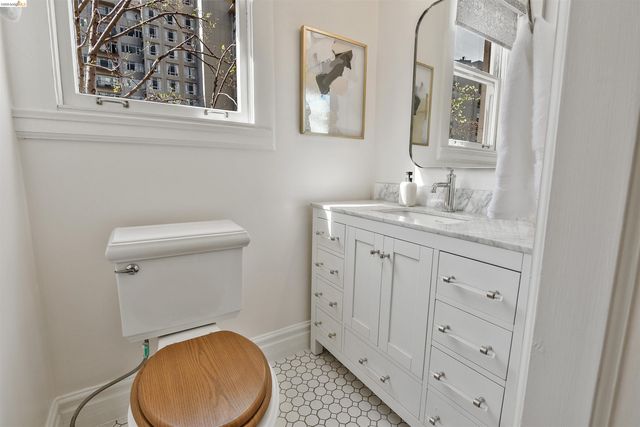 200 Lakeside Dr 401, Oakland, CA 94612