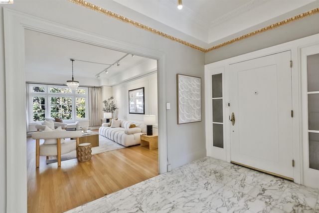 200 Lakeside Dr 401, Oakland, CA 94612