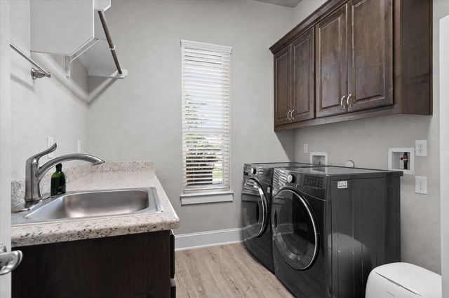 104 Highland Spring LN, Georgetown, TX 78633