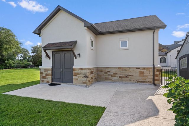 104 Highland Spring LN, Georgetown, TX 78633