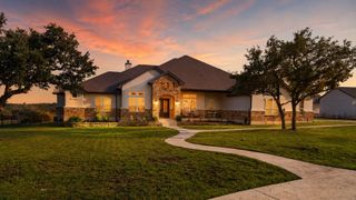 104 Highland Spring LN, Georgetown, TX 78633