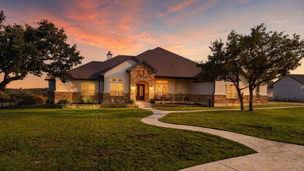 104 Highland Spring LN, Georgetown, TX 78633