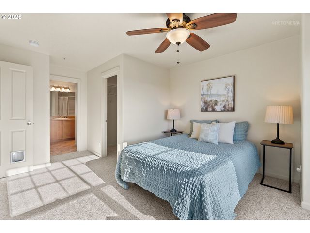 10804 Ne HOLLY St 303, Hillsboro, OR 97006