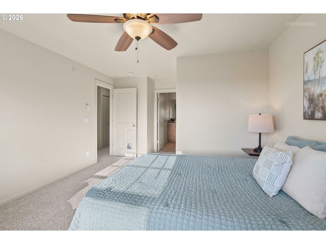 10804 Ne HOLLY St 303, Hillsboro, OR 97006