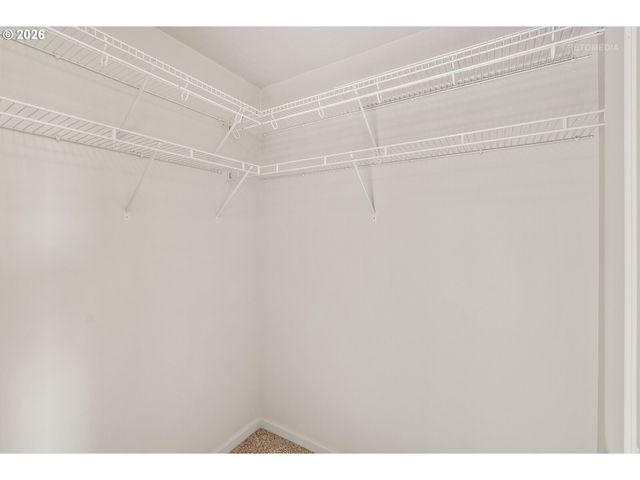 10804 Ne HOLLY St 303, Hillsboro, OR 97006