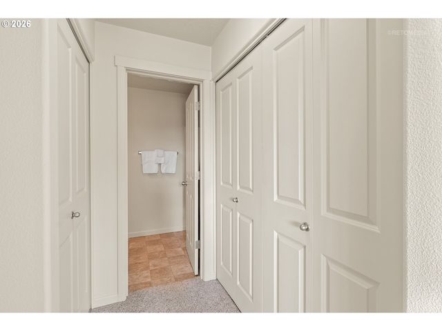 10804 Ne HOLLY St 303, Hillsboro, OR 97006