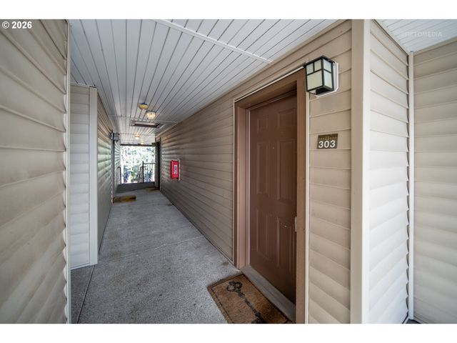 10804 Ne HOLLY St 303, Hillsboro, OR 97006