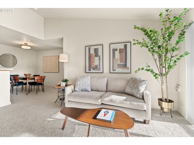 10804 Ne HOLLY St 303, Hillsboro, OR 97006