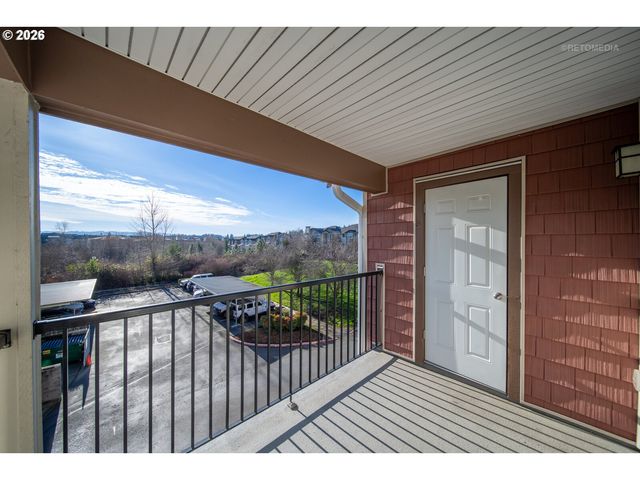 10804 Ne HOLLY St 303, Hillsboro, OR 97006