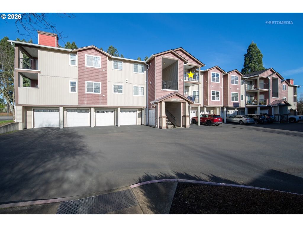 10804 Ne HOLLY St 303, Hillsboro, OR 97006