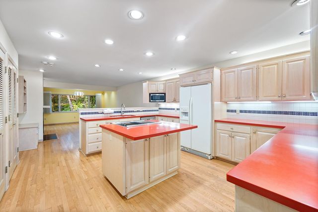 2230 Ferris Lane, Roseville, MN 55113