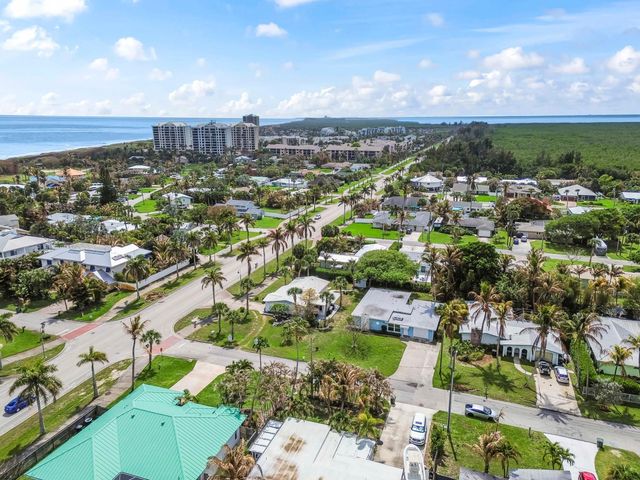 1919 Mimosa Avenue, Fort Pierce, FL 34949