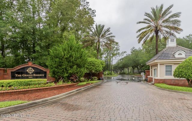 13810 SUTTON PARK Drive, 1228, Jacksonville, FL 32224