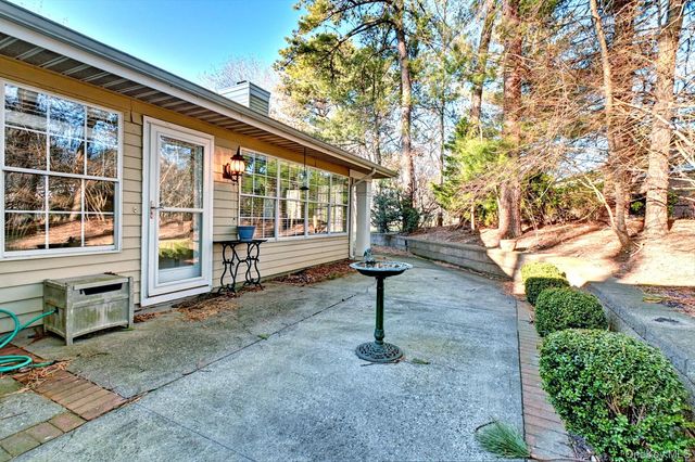 10 Oakdale Court, Ridge, NY 11961