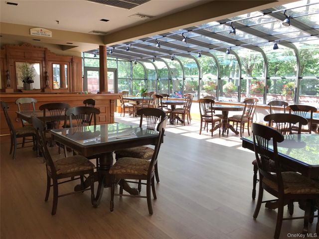 10 Oakdale Court, Ridge, NY 11961