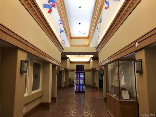 10 Oakdale Court, Ridge, NY 11961