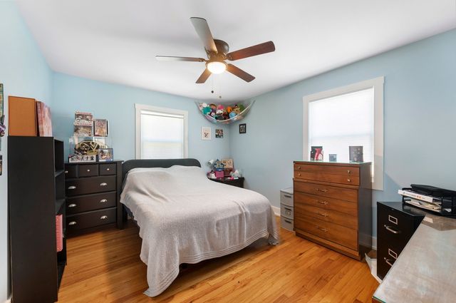 831 S Wisconsin Avenue, Villa Park, IL 60181