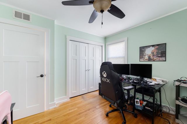 831 S Wisconsin Avenue, Villa Park, IL 60181