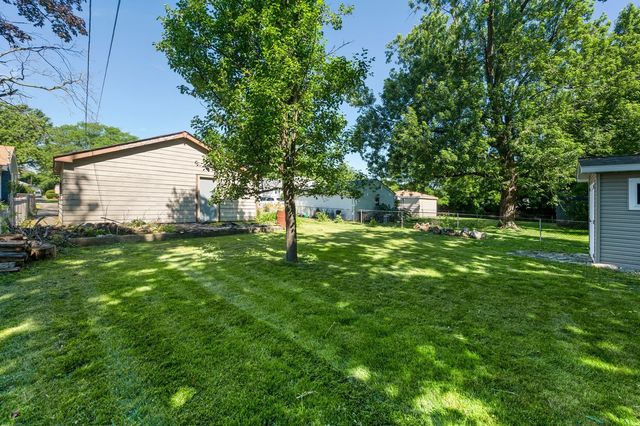 831 S Wisconsin Avenue, Villa Park, IL 60181