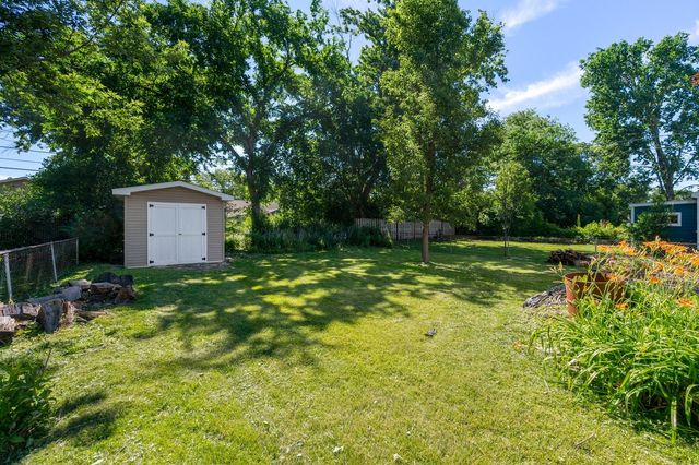 831 S Wisconsin Avenue, Villa Park, IL 60181