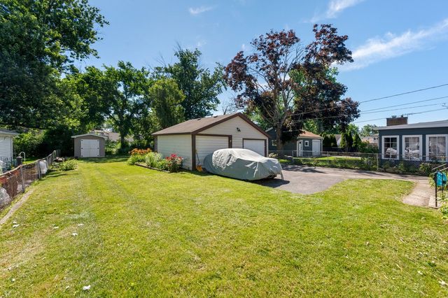 831 S Wisconsin Avenue, Villa Park, IL 60181