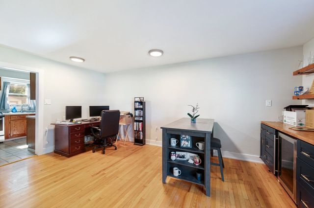 831 S Wisconsin Avenue, Villa Park, IL 60181